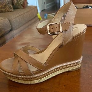 Gianni Bini Brown Heels